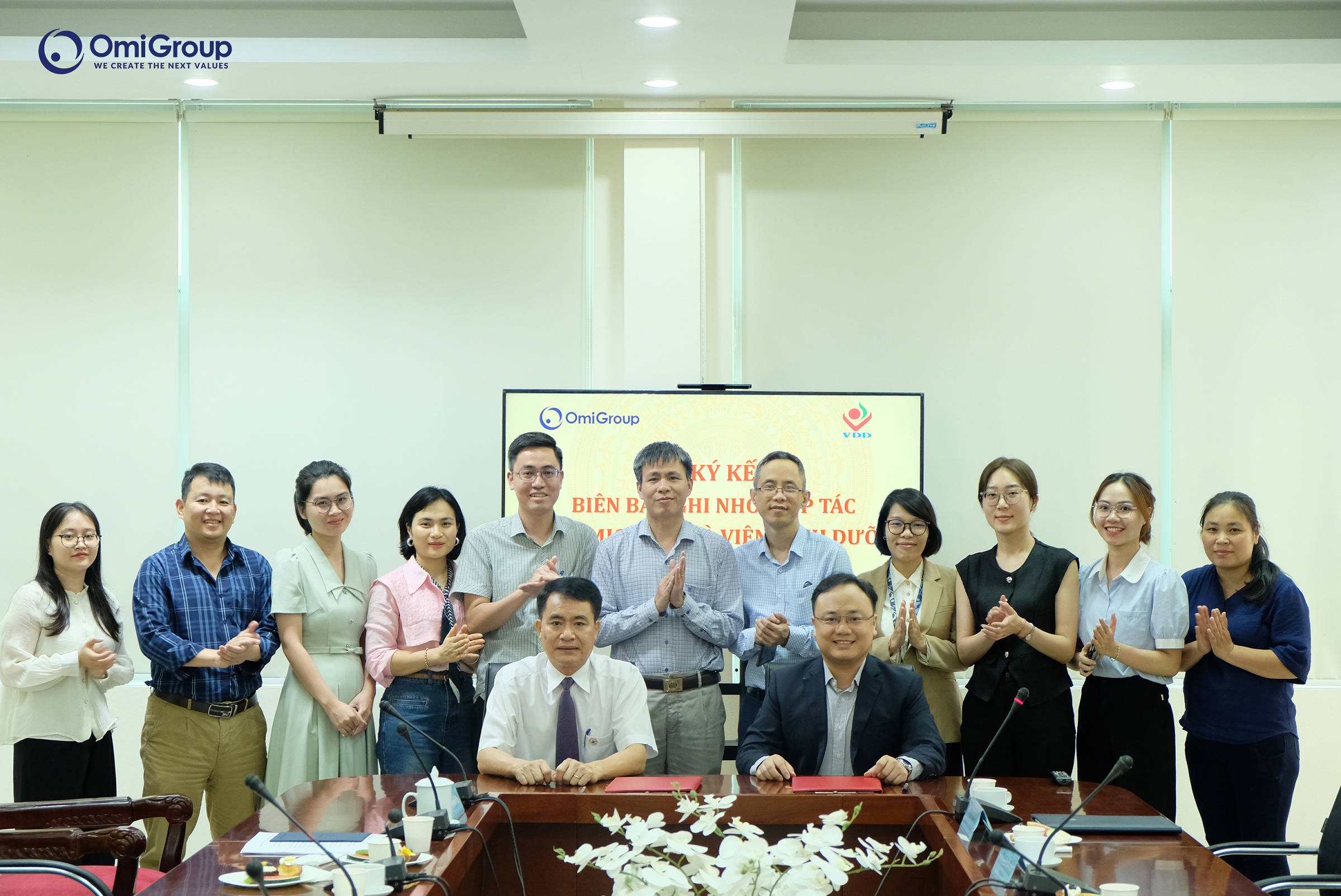 OmiGroup ký MOU với Viện Dinh dưỡng, thúc đẩy y tế số từ nền tảng dinh dưỡng cá nhân hóa